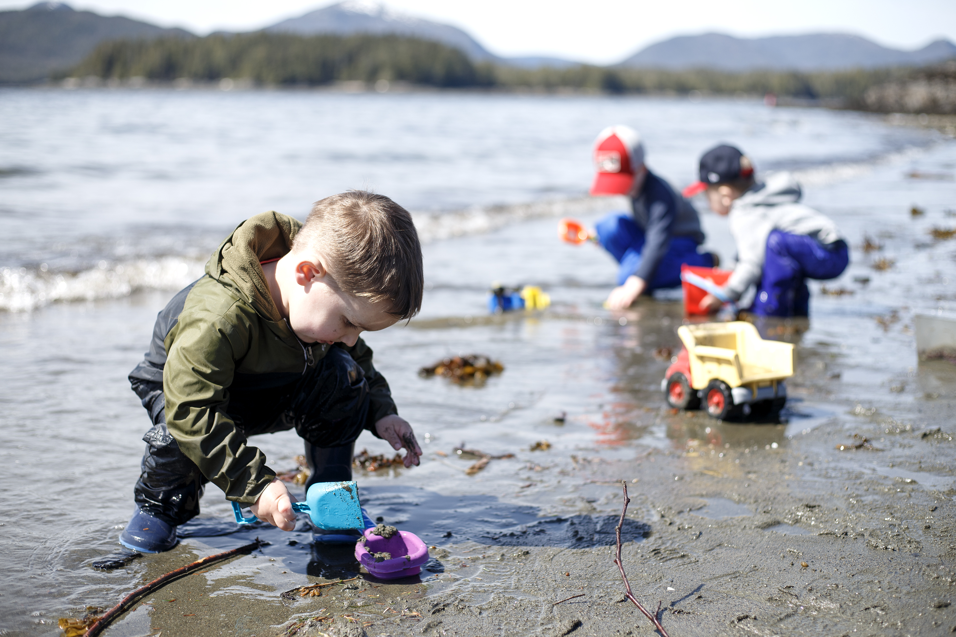 2023 05 10 Kid Digging Rotary Beach