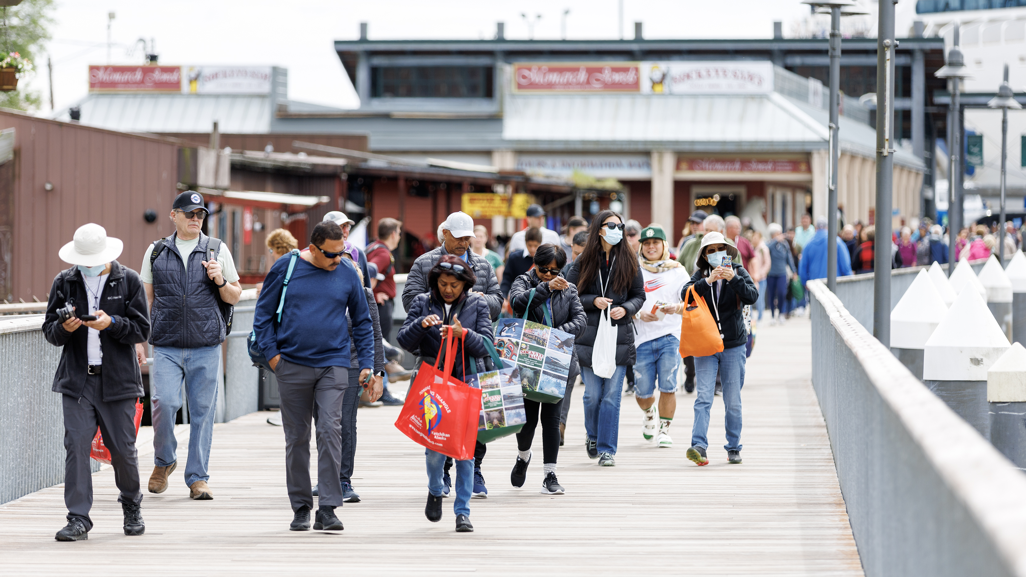 2023 05 25 Crowd Boardwalk