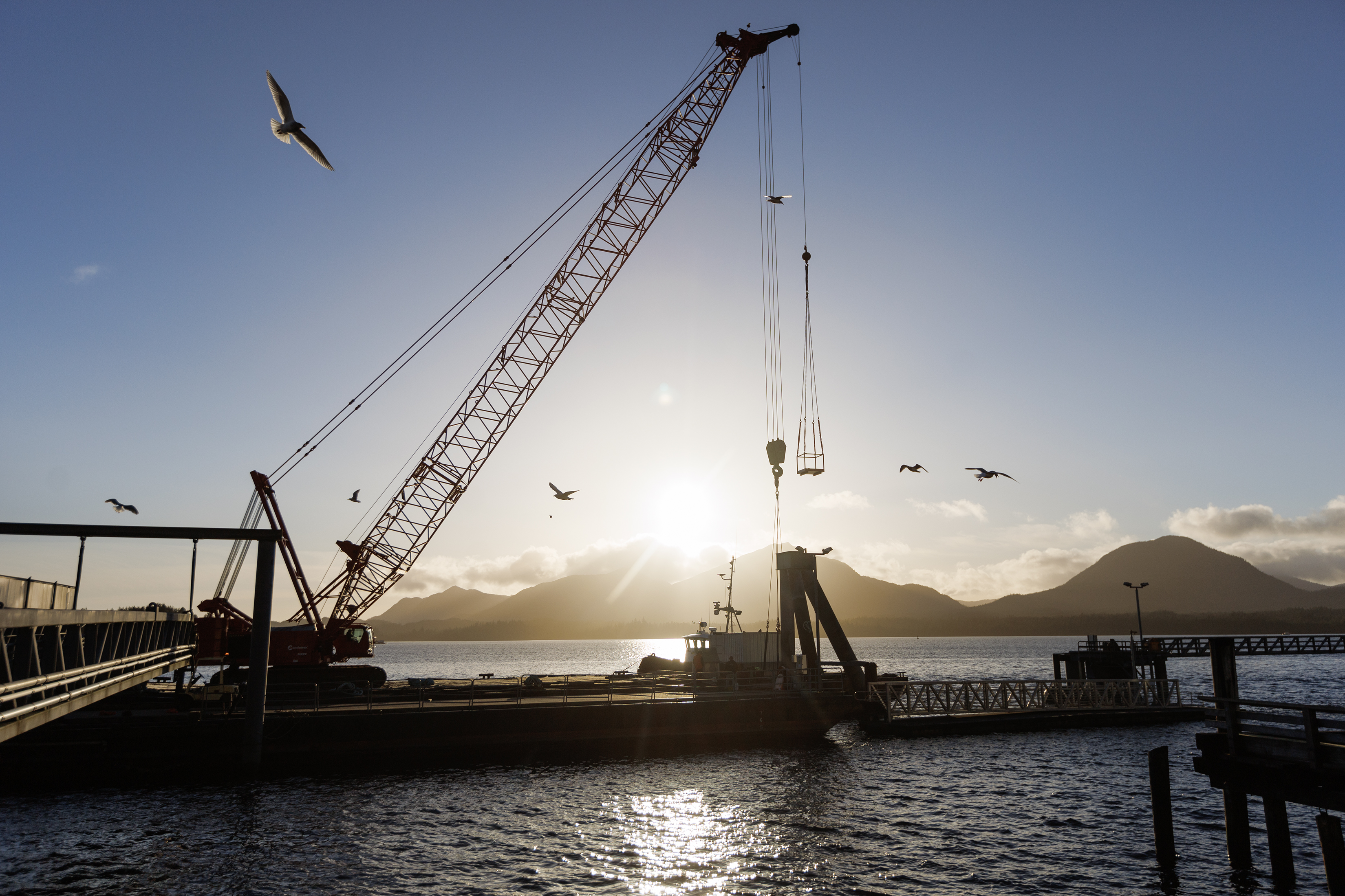 2023 11 28 Barge Crane