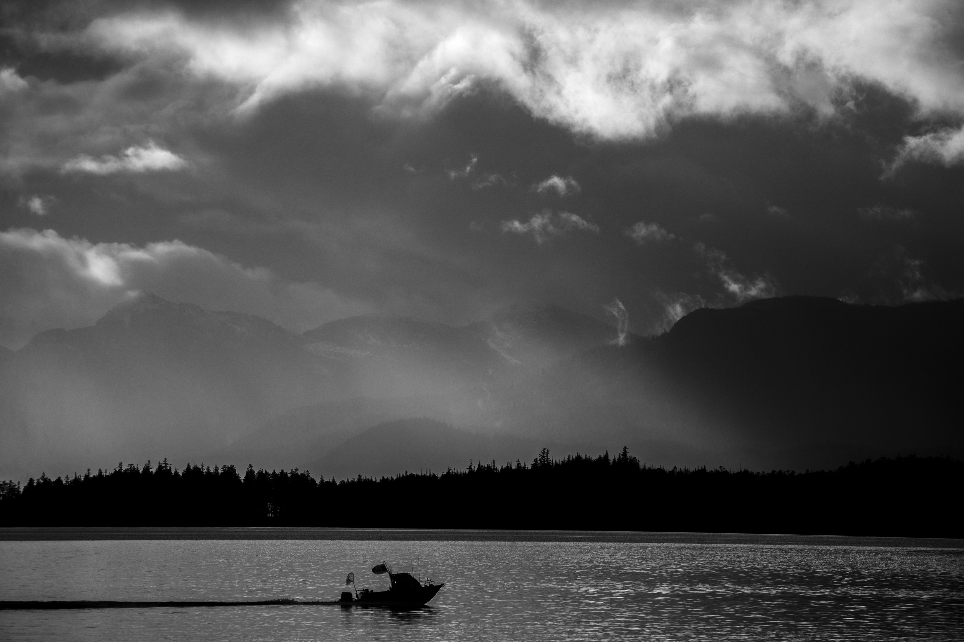 2024 11 14 Fishing Boat and Sun Rays