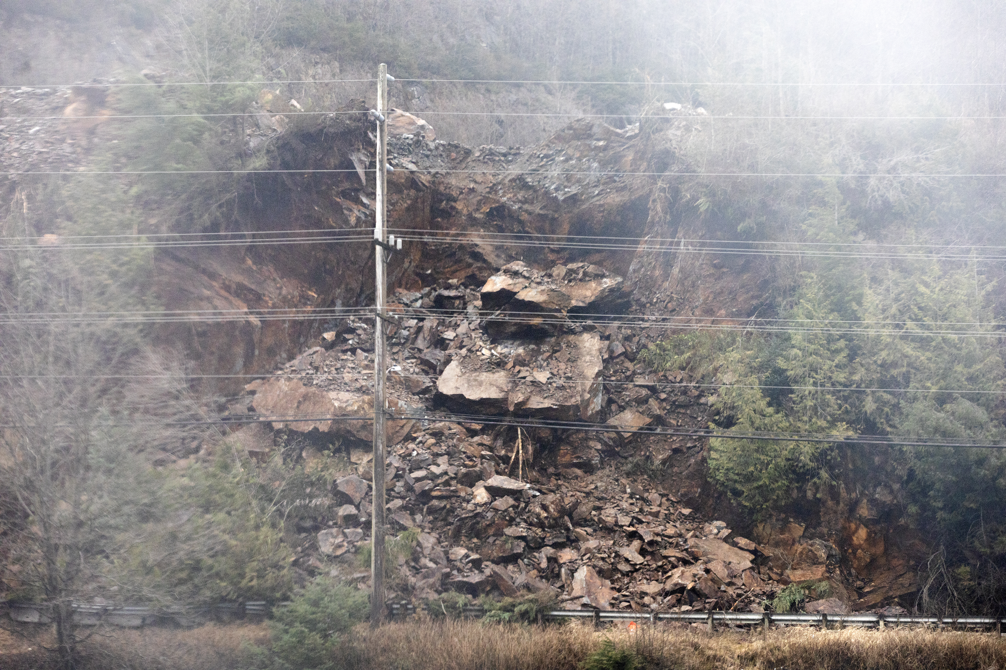 2025 03 20 Wolfe Point Landslide 2