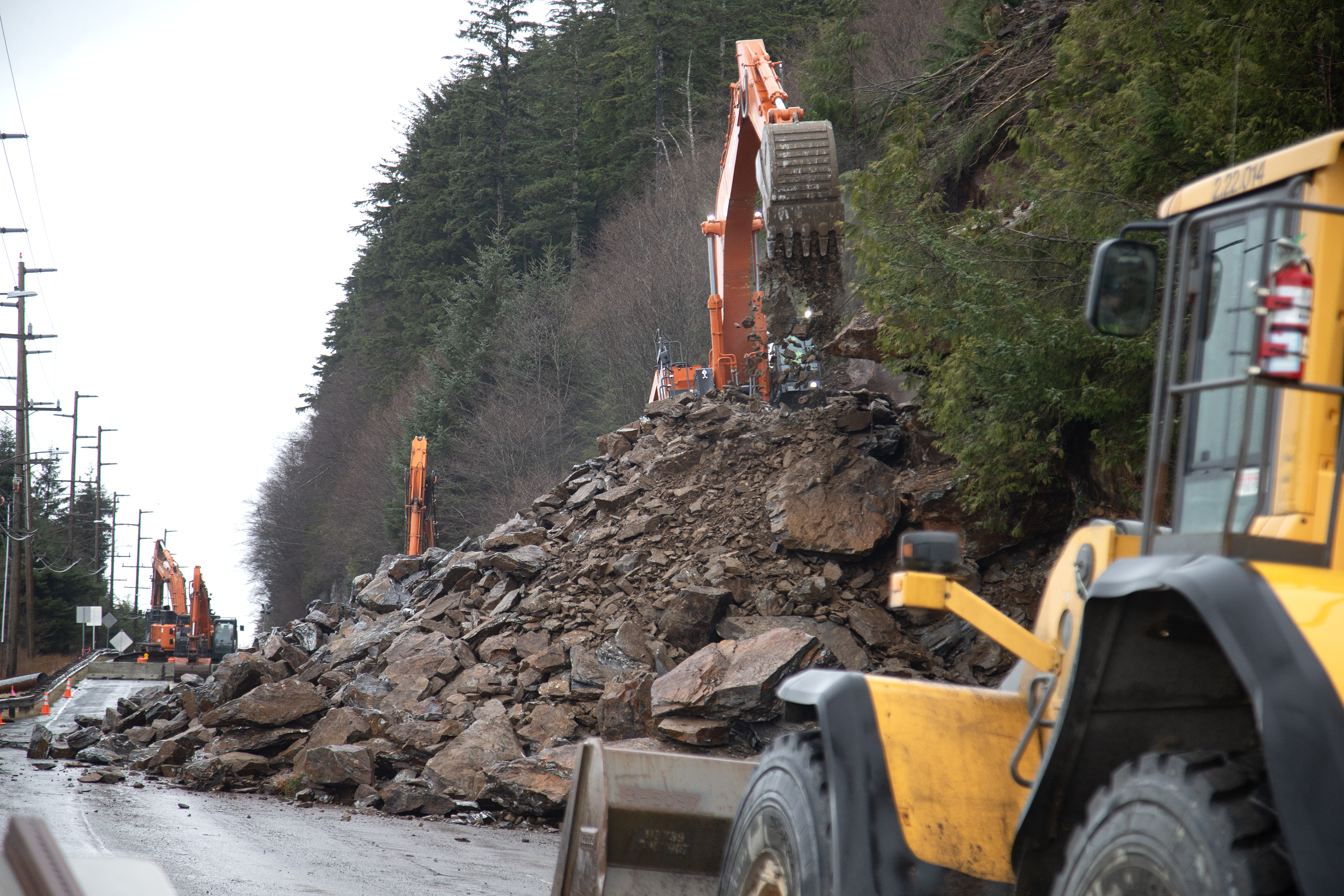 2025 03 22 Wolfe Point Landslide Day 3 3