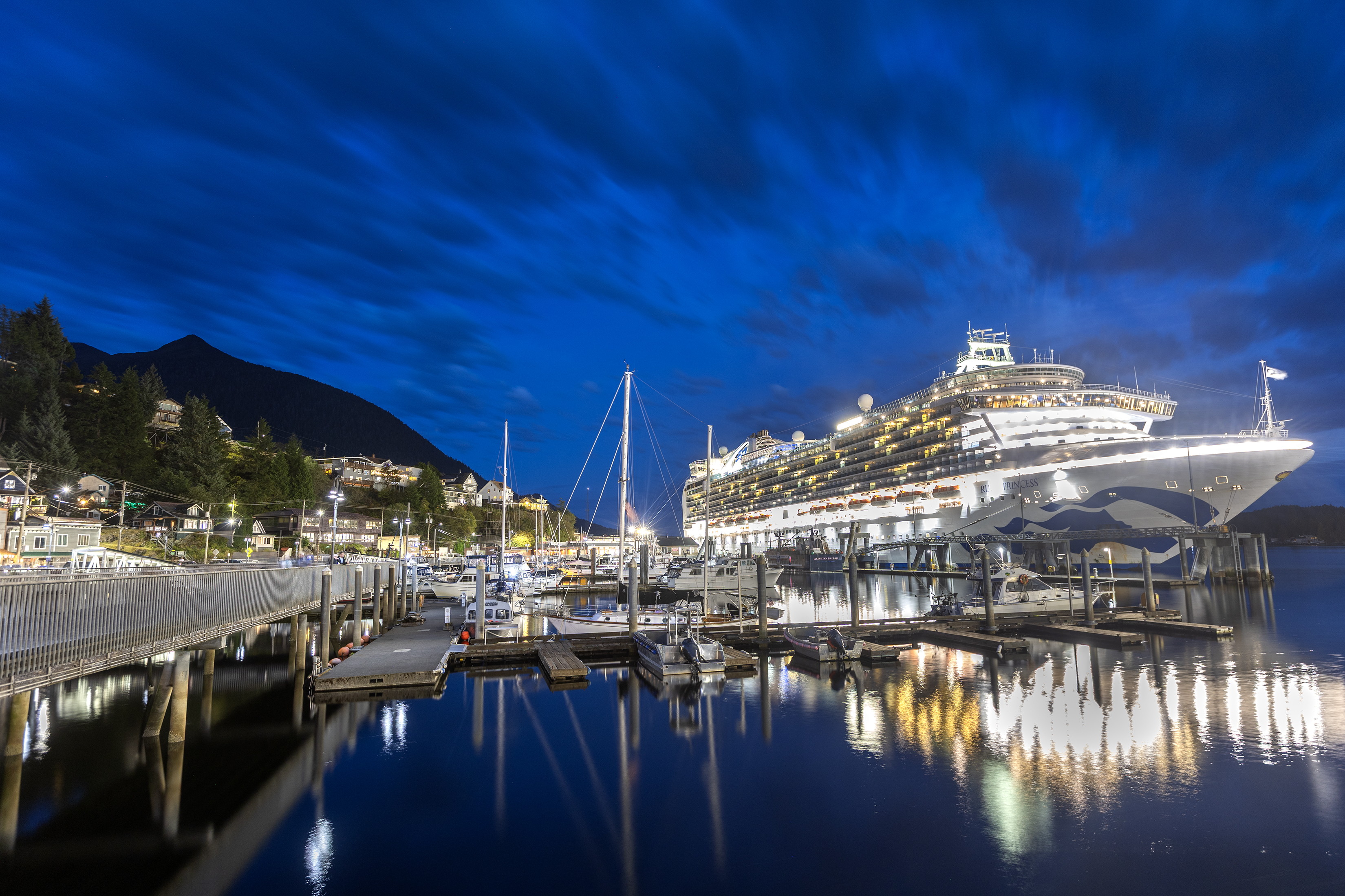2025 09 16 Cruiseships at Night 1