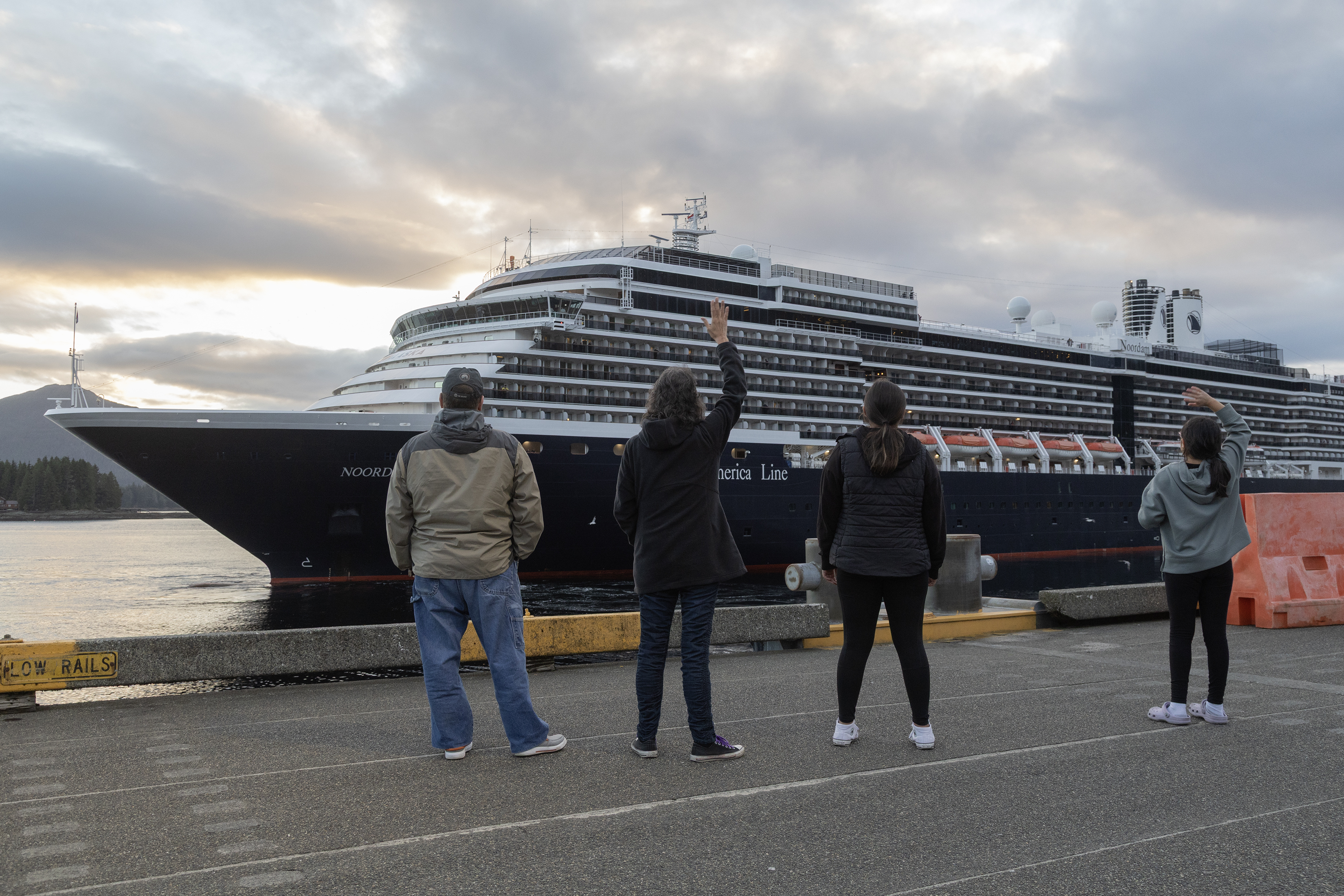 2025 10 07 Last City Cruiseship 1