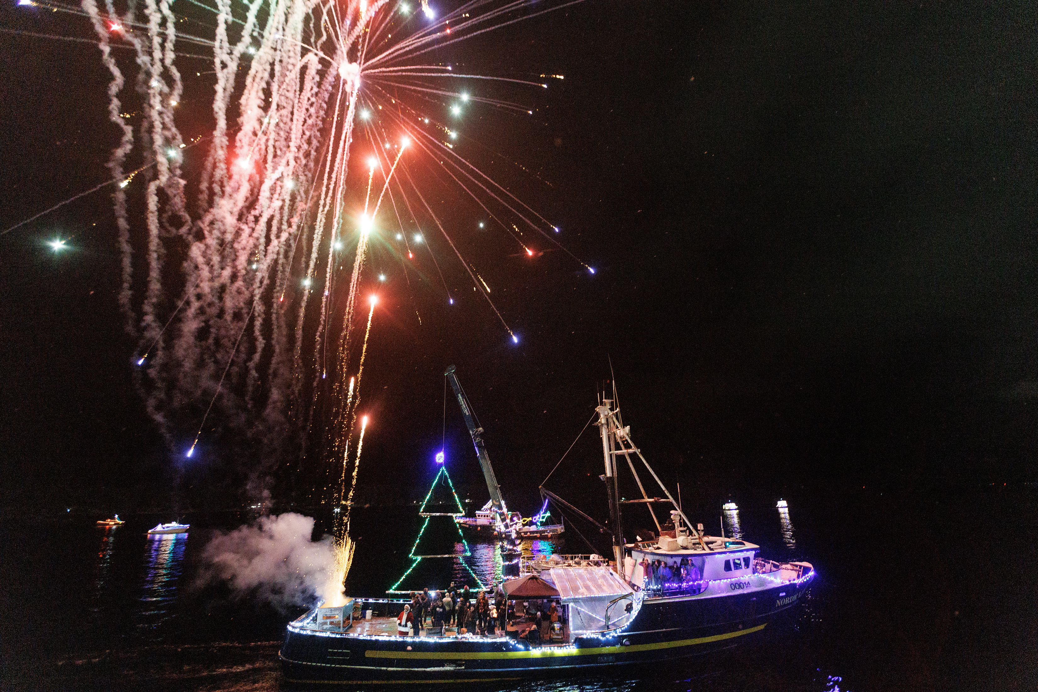 2025 12 20 Boat Parade 1