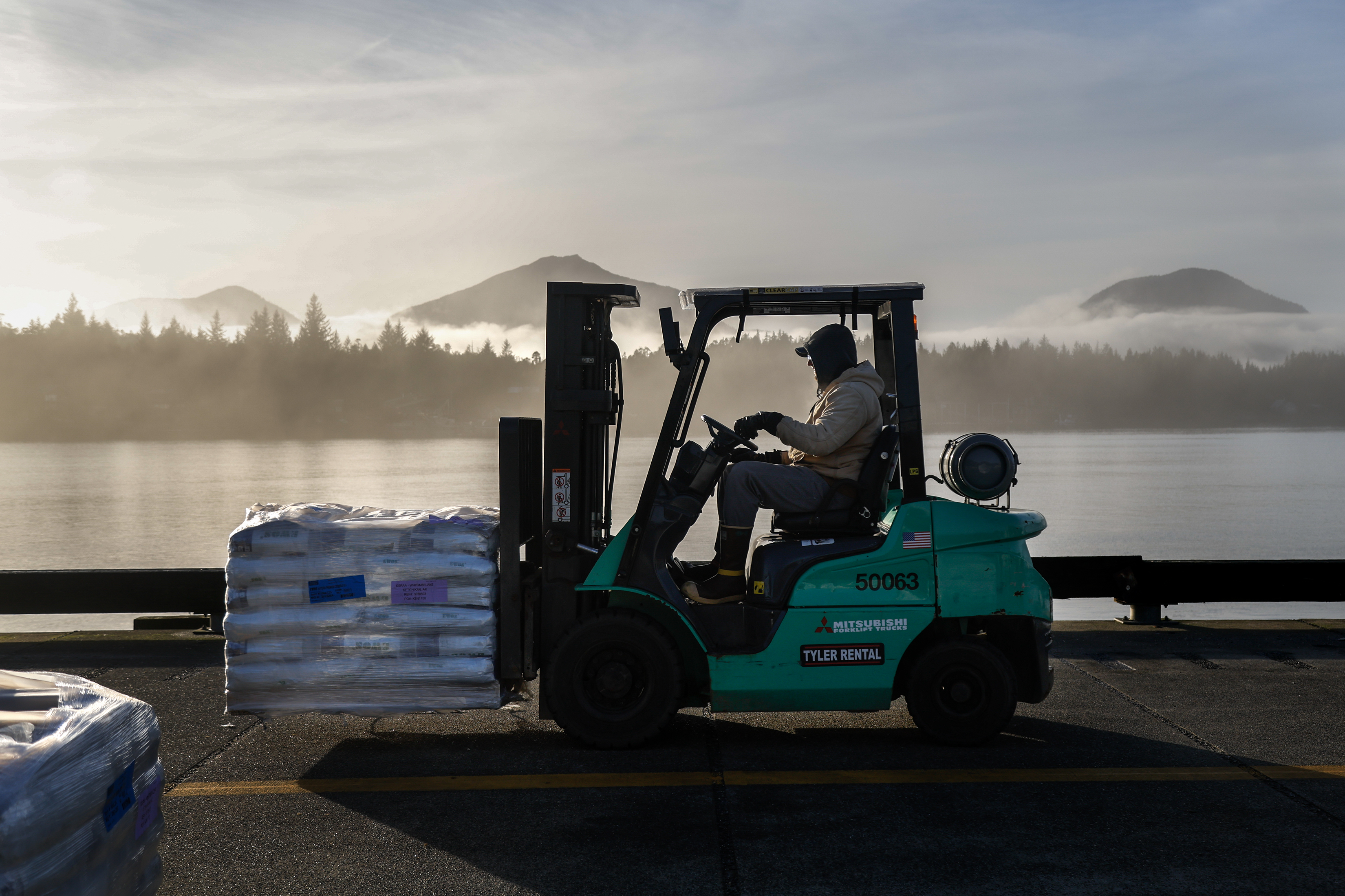 2026 01 15 Loading Barge 3