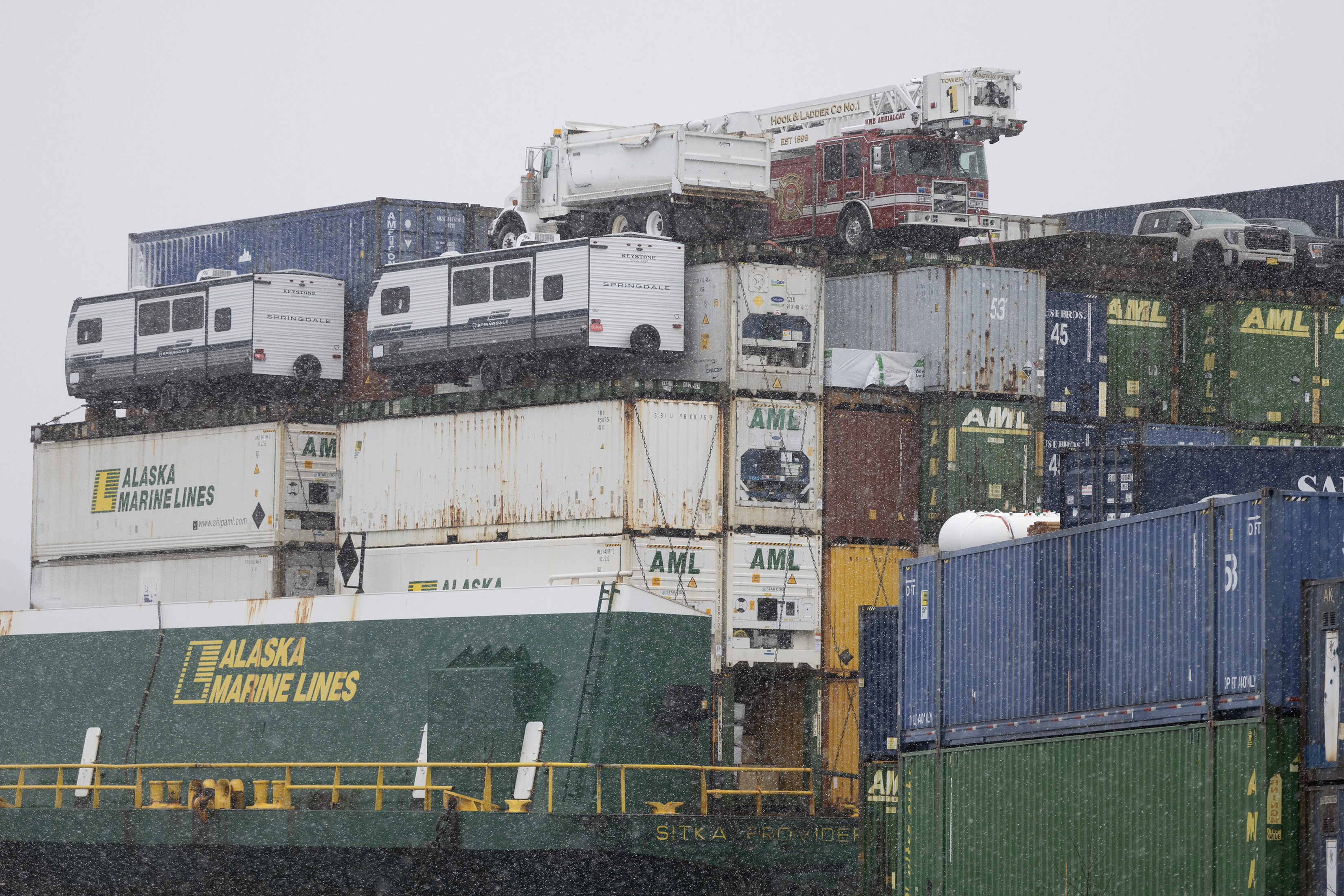 2026 03 21 Fireturck Barge