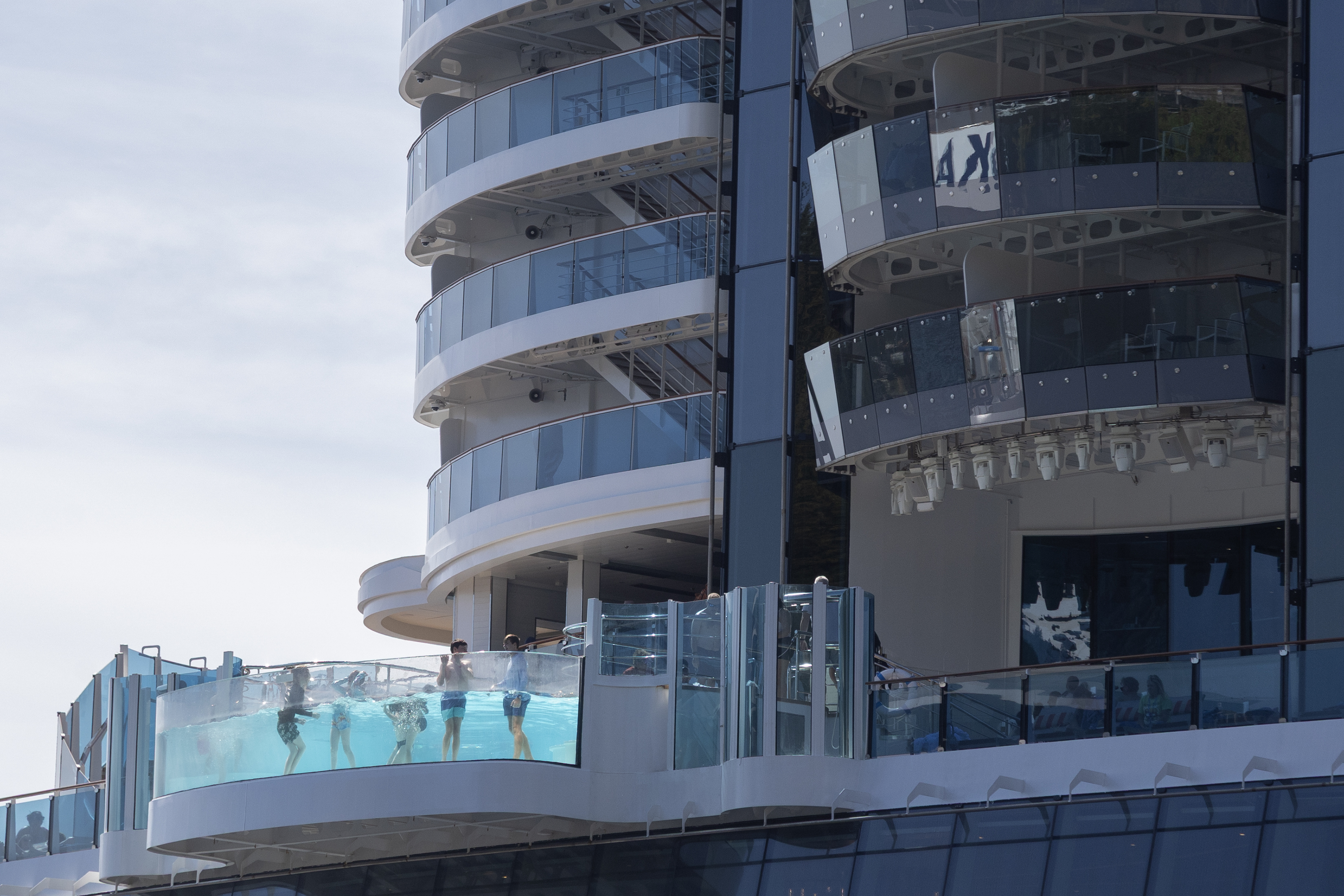 2026 06 02 Cruiseship Pool