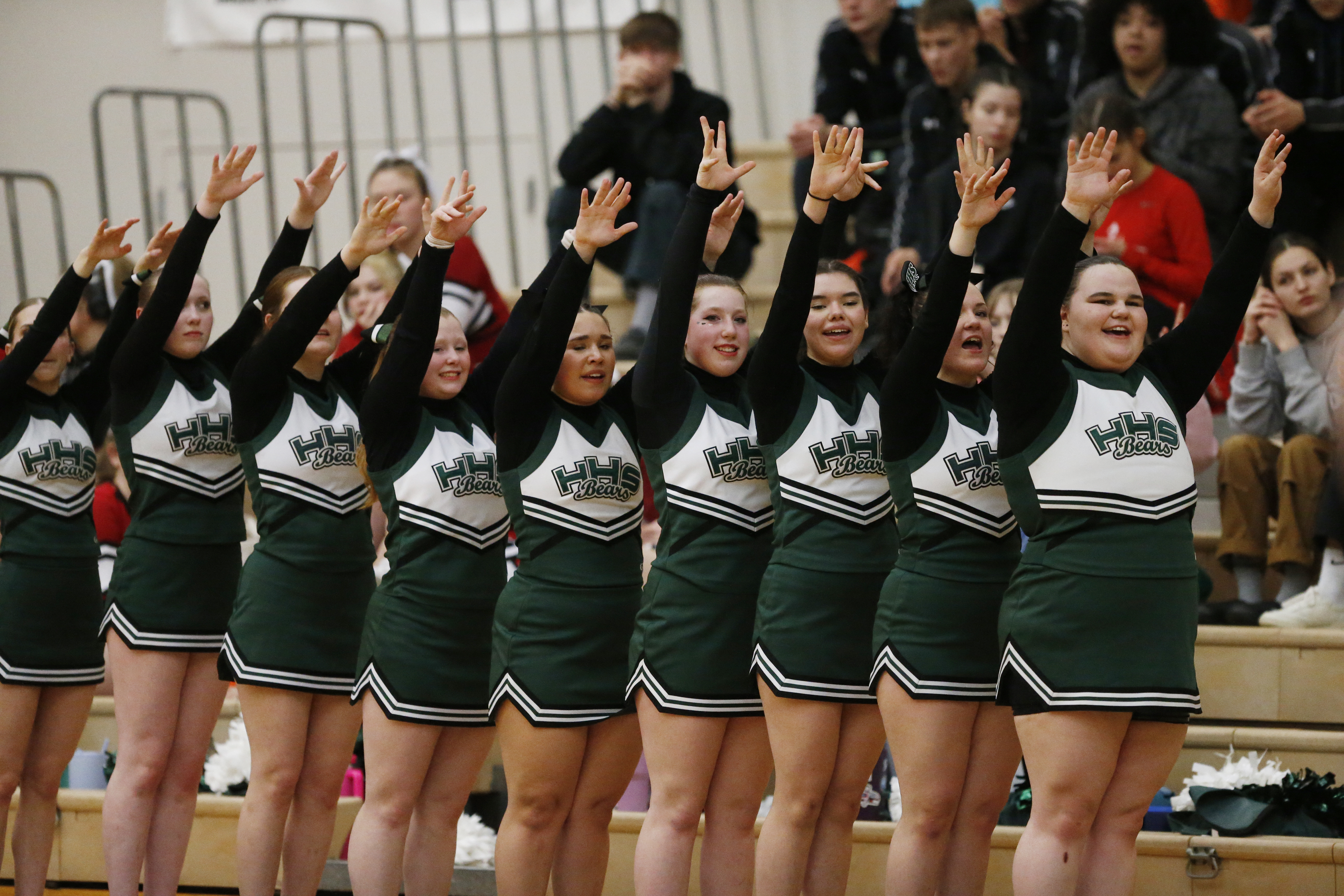 Haines Cheerleaders 02