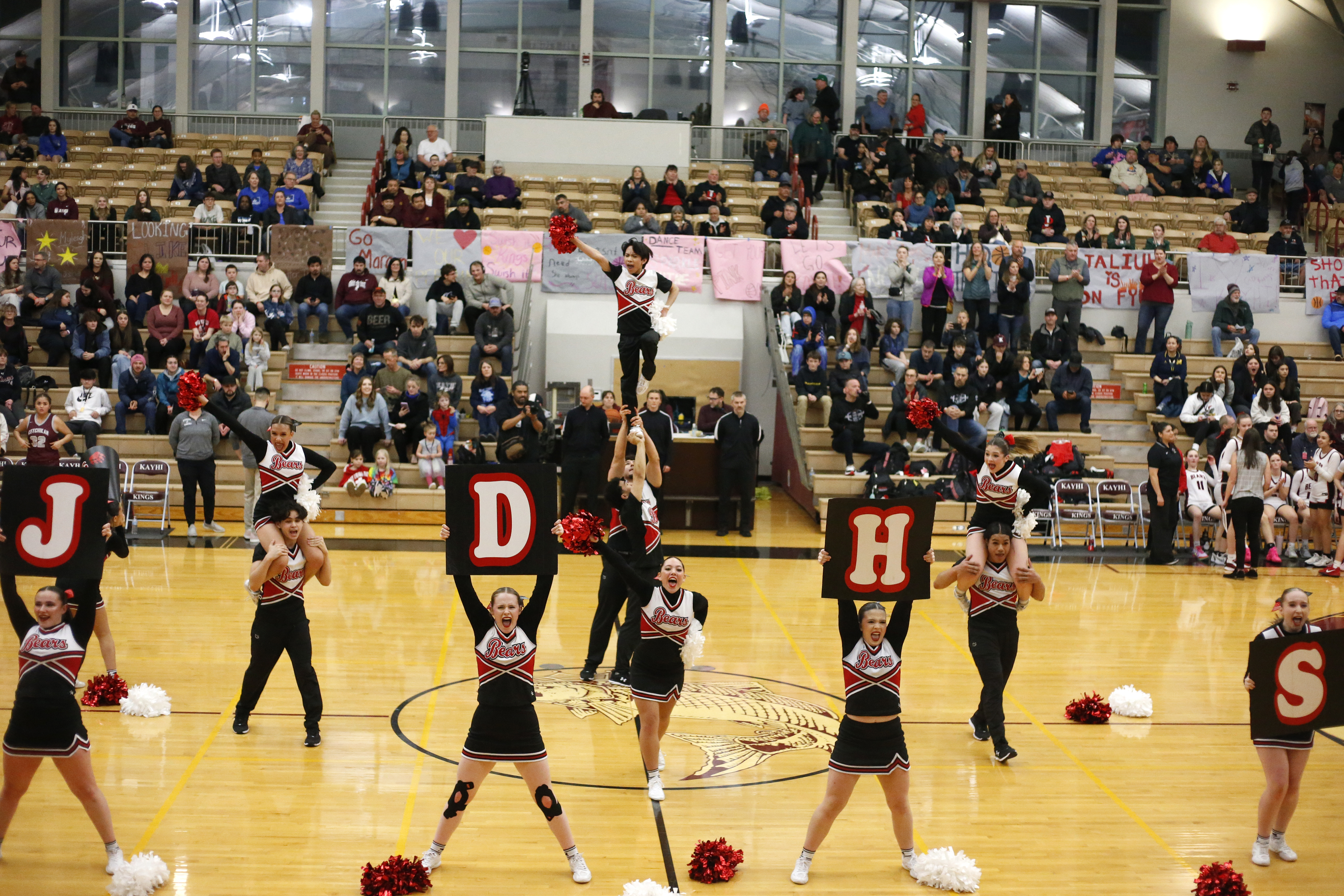 Juneau Douglas Cheerleaders 02