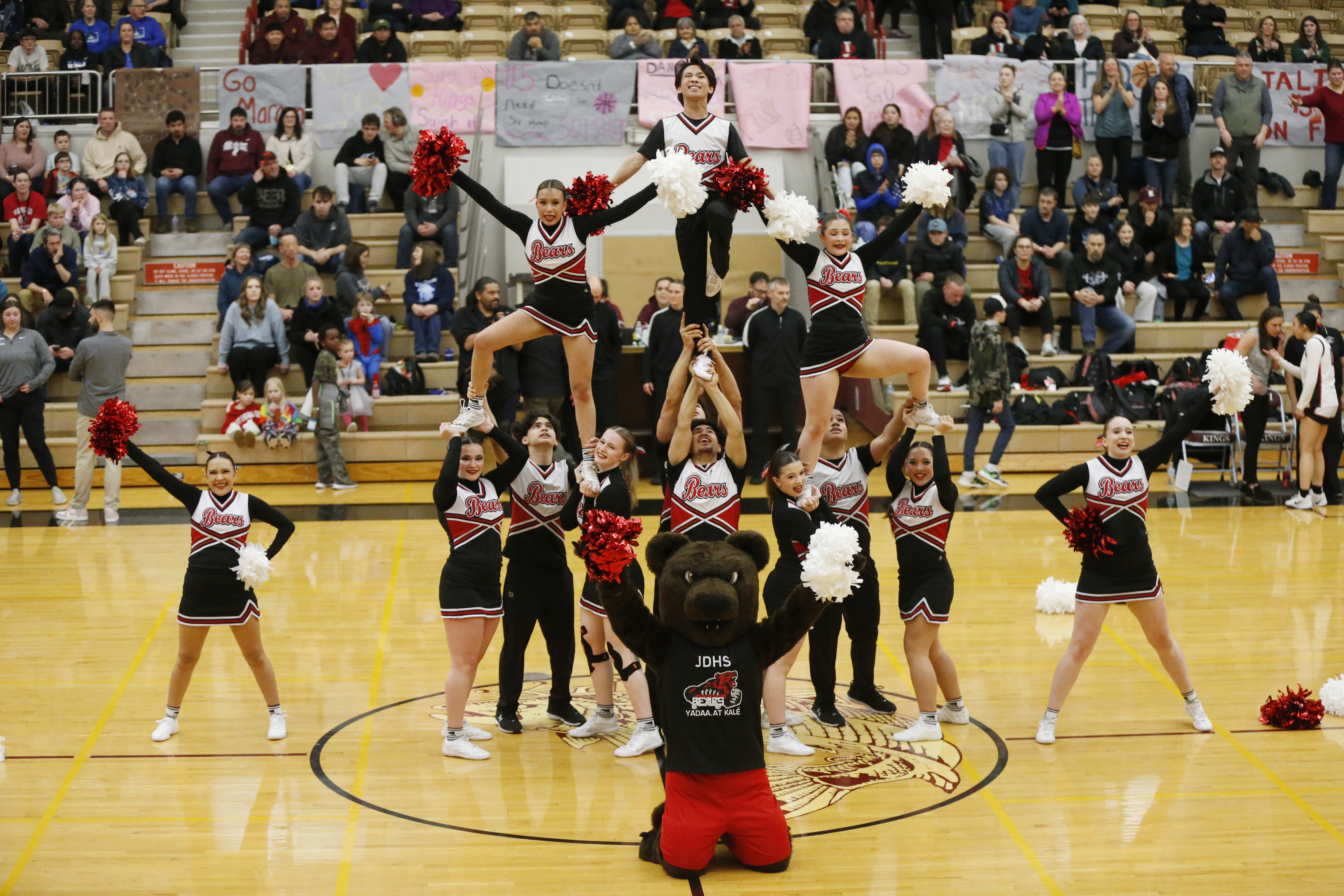 Juneau Douglas Cheerleaders 03