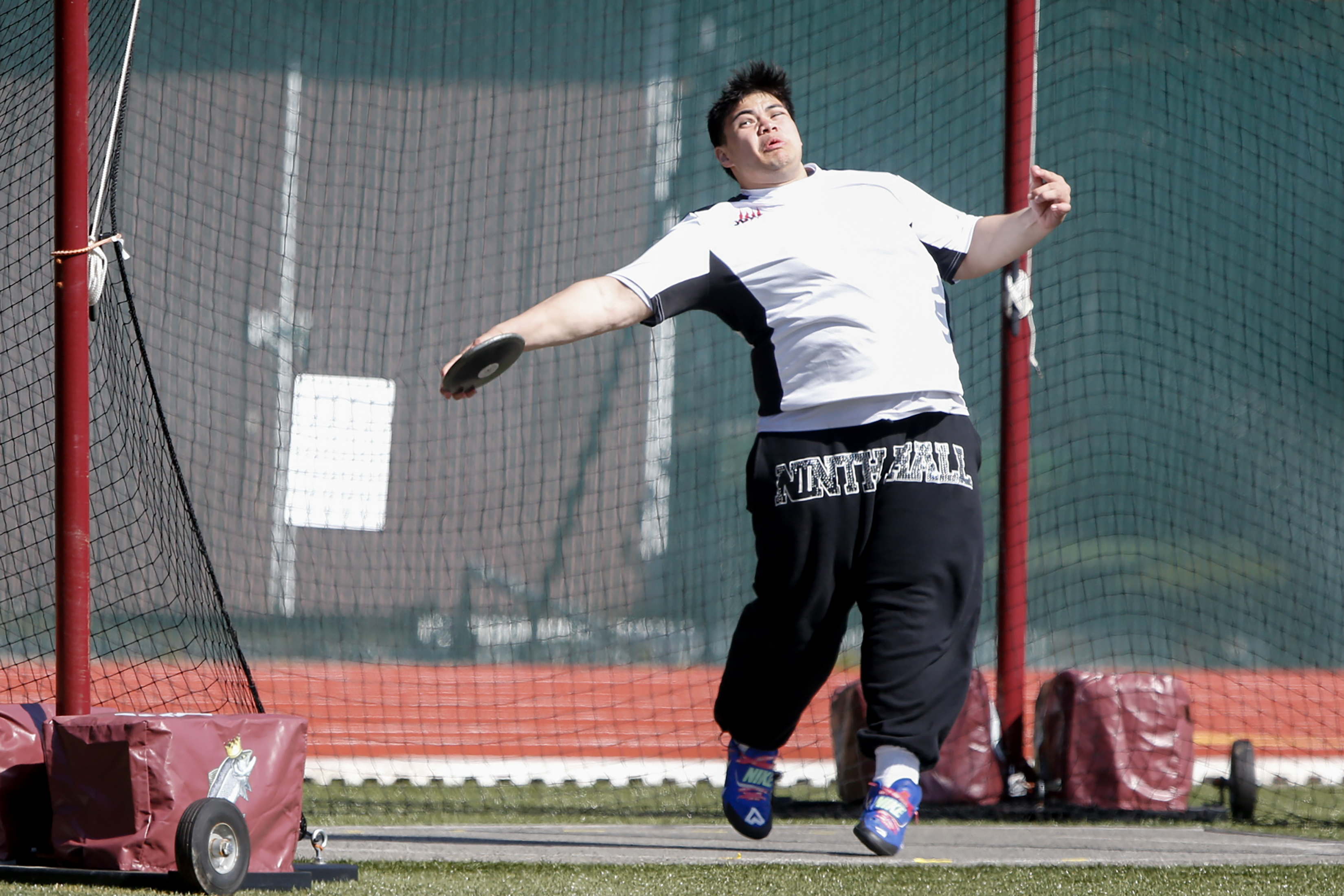 2026 04 25 Kayhi Track Meet JD Richard Tupou Discus